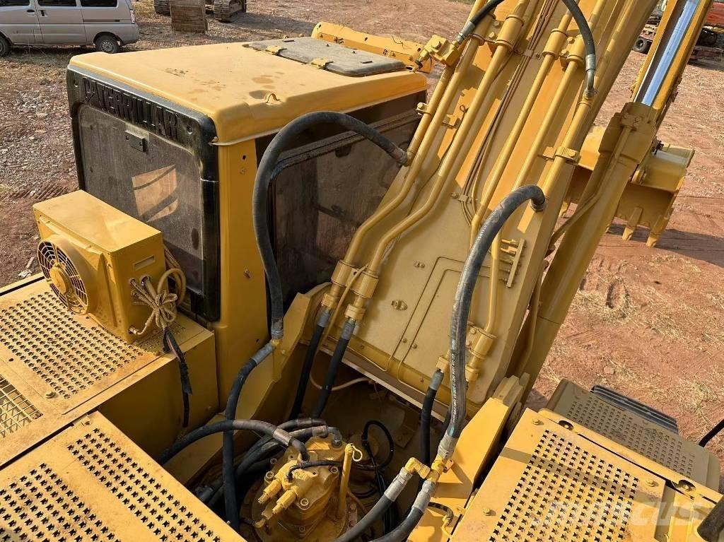 CAT 330B Lánctalpas kotrók