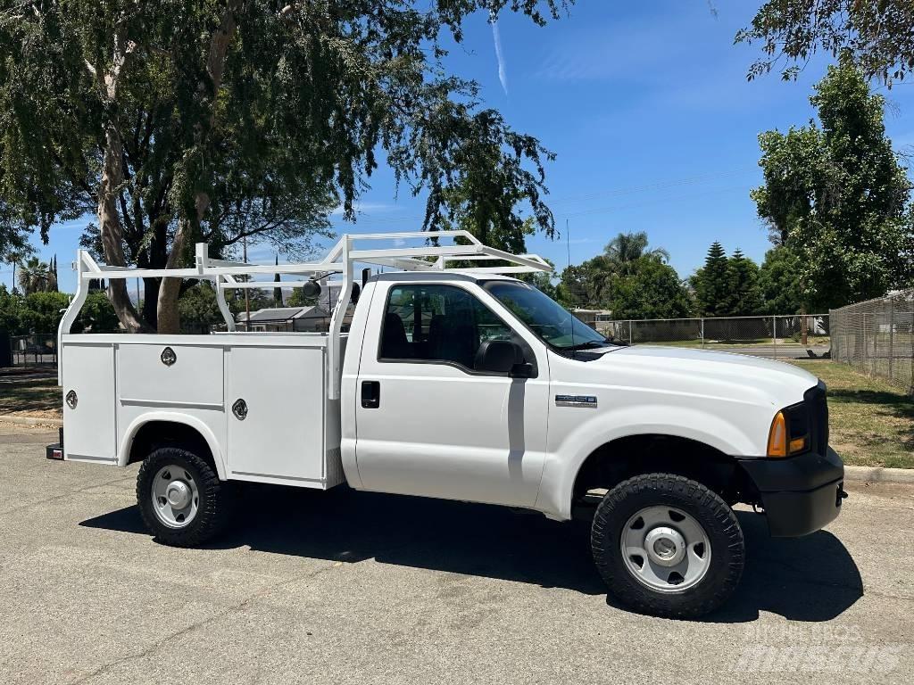 Ford F 350 Kis teherszállító/Platós kocsi