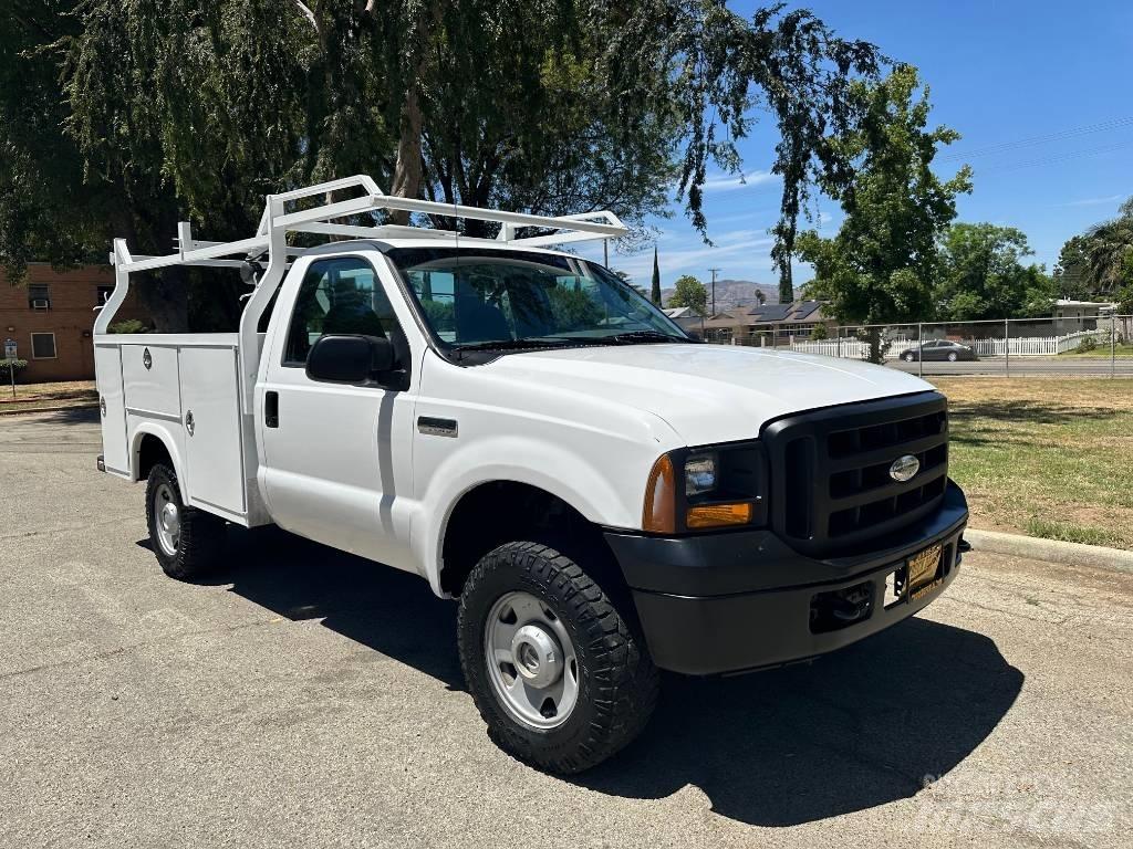 Ford F 350 Kis teherszállító/Platós kocsi