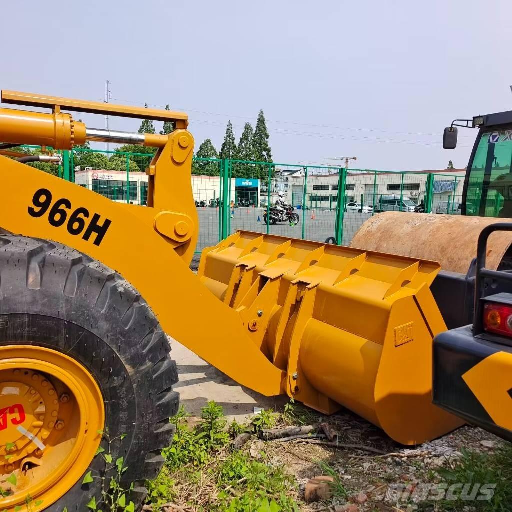 CAT 966 H Gumikerekes homlokrakodók
