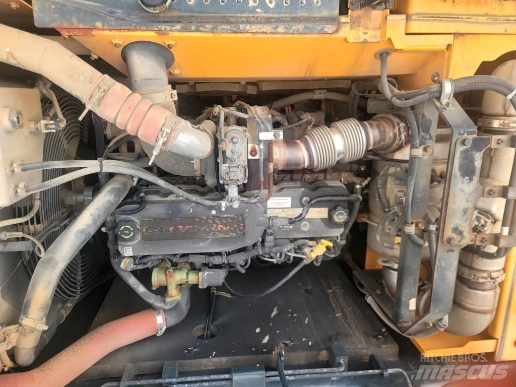 Hyundai HX 220 Lánctalpas kotrók