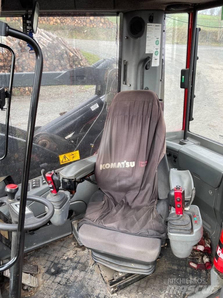 Komatsu 911.5 Betakarítók