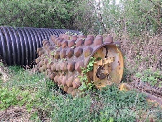 CAT 663 E Emelő és mozgató felszerelések