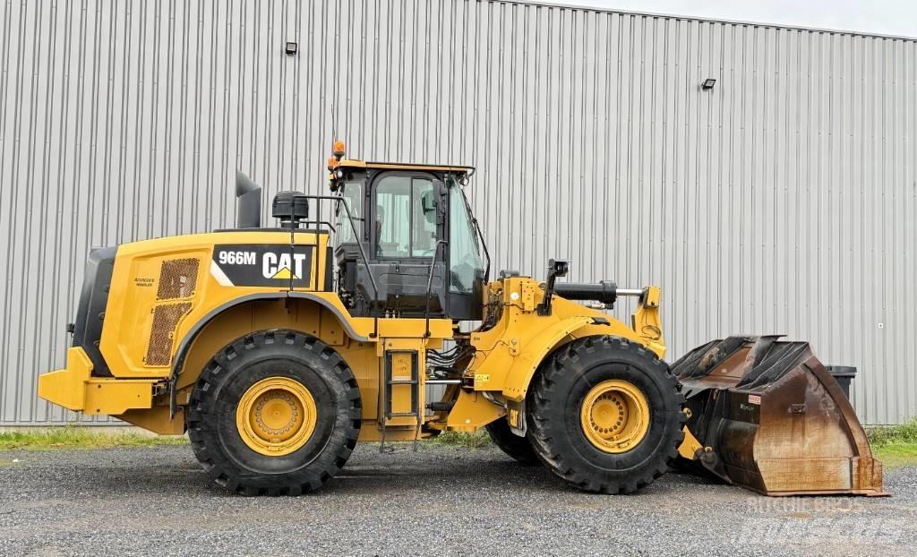 CAT 966 M Gumikerekes homlokrakodók