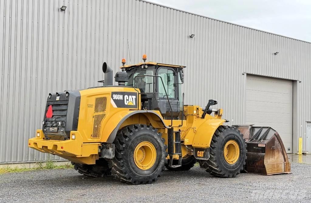 CAT 966 M Gumikerekes homlokrakodók