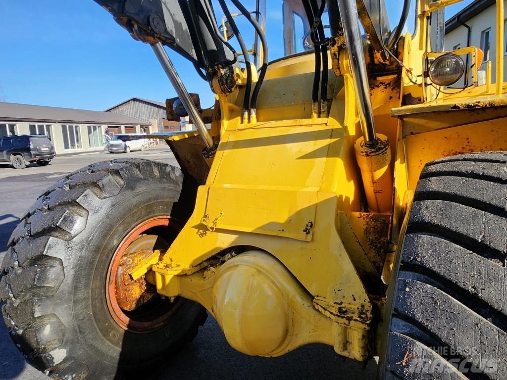 Volvo BM LM846 Gumikerekes homlokrakodók
