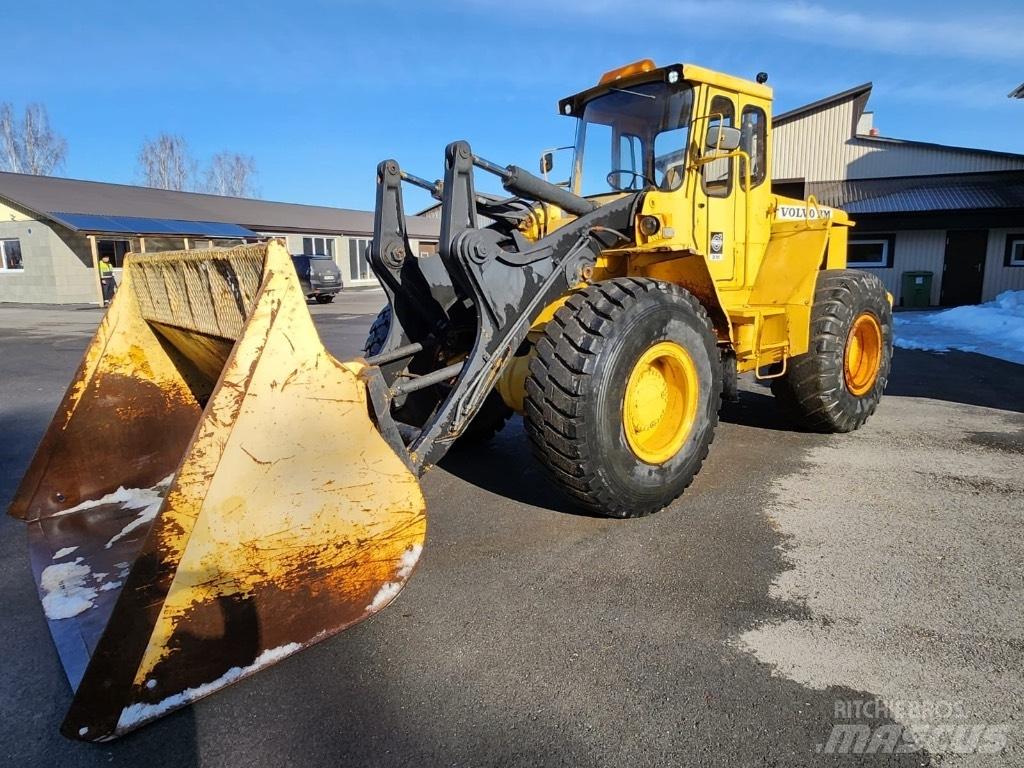 Volvo BM LM846 Gumikerekes homlokrakodók