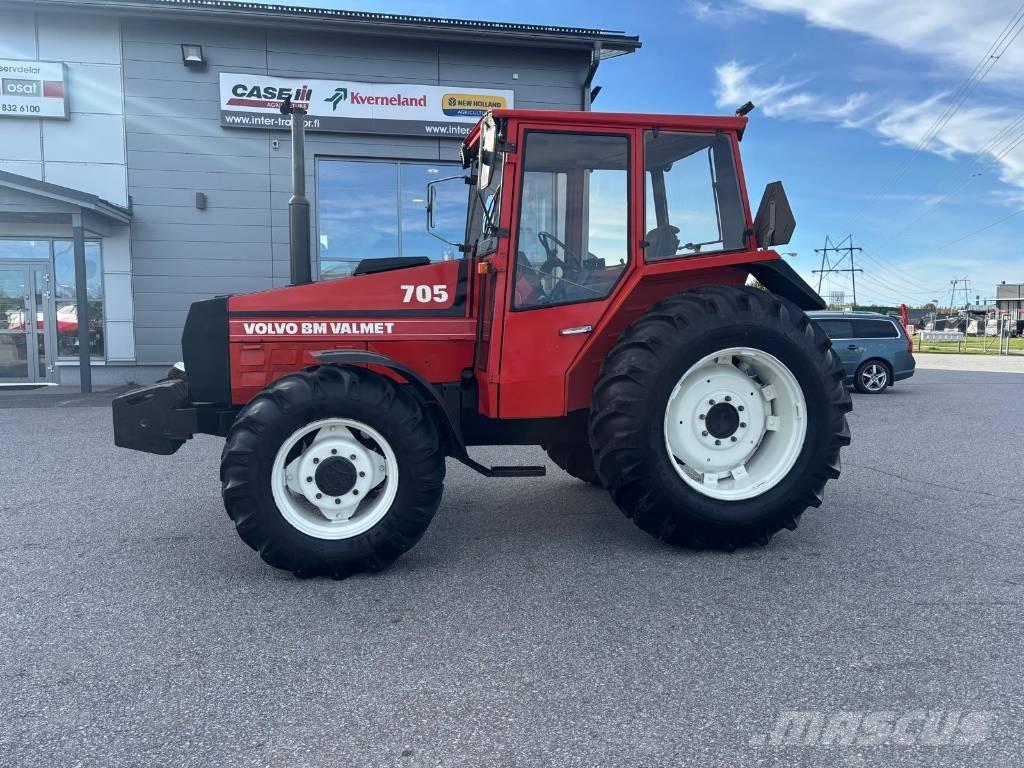 Valmet 705 Traktorok