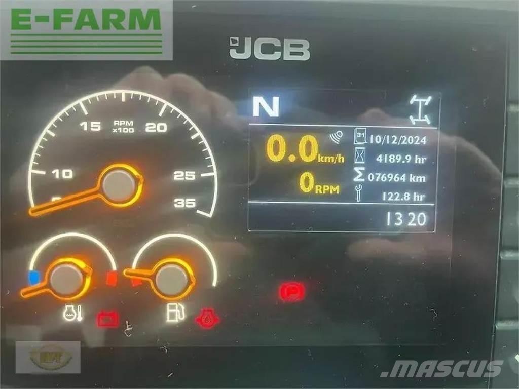 JCB fastrac 4220 Traktorok
