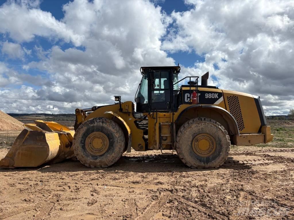 CAT 980 K Gumikerekes homlokrakodók