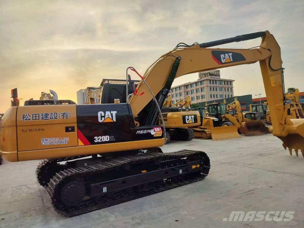 CAT 320 D2L Lánctalpas kotrók