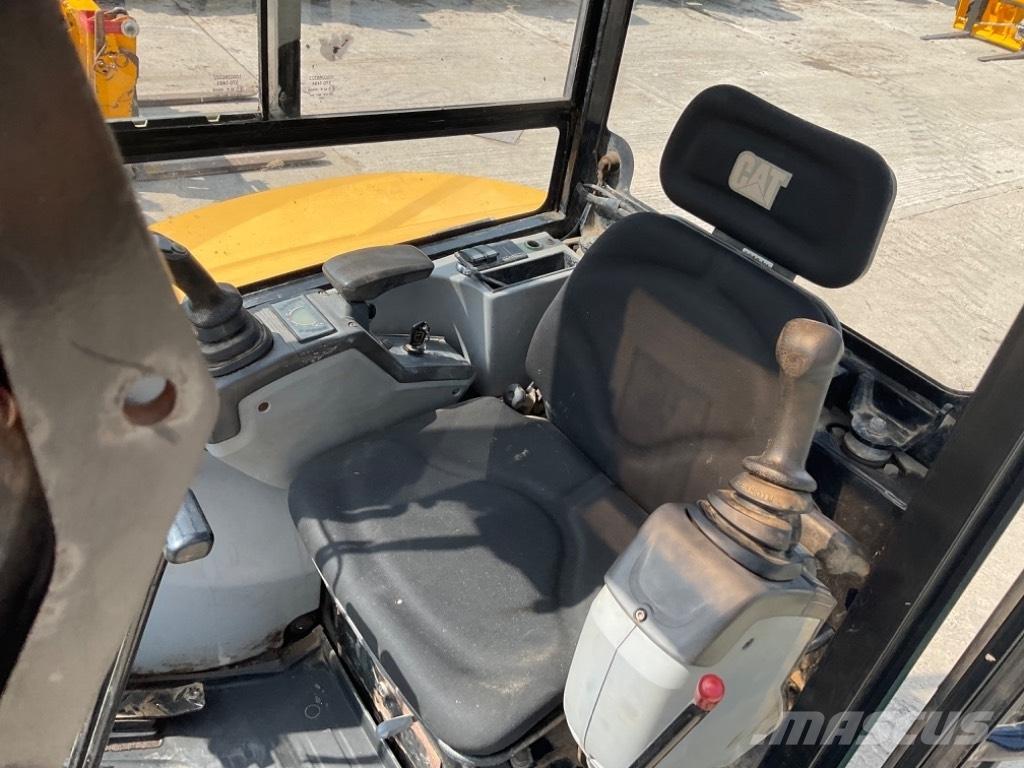 CAT 302.7 D CR Mini kotrók < 7t
