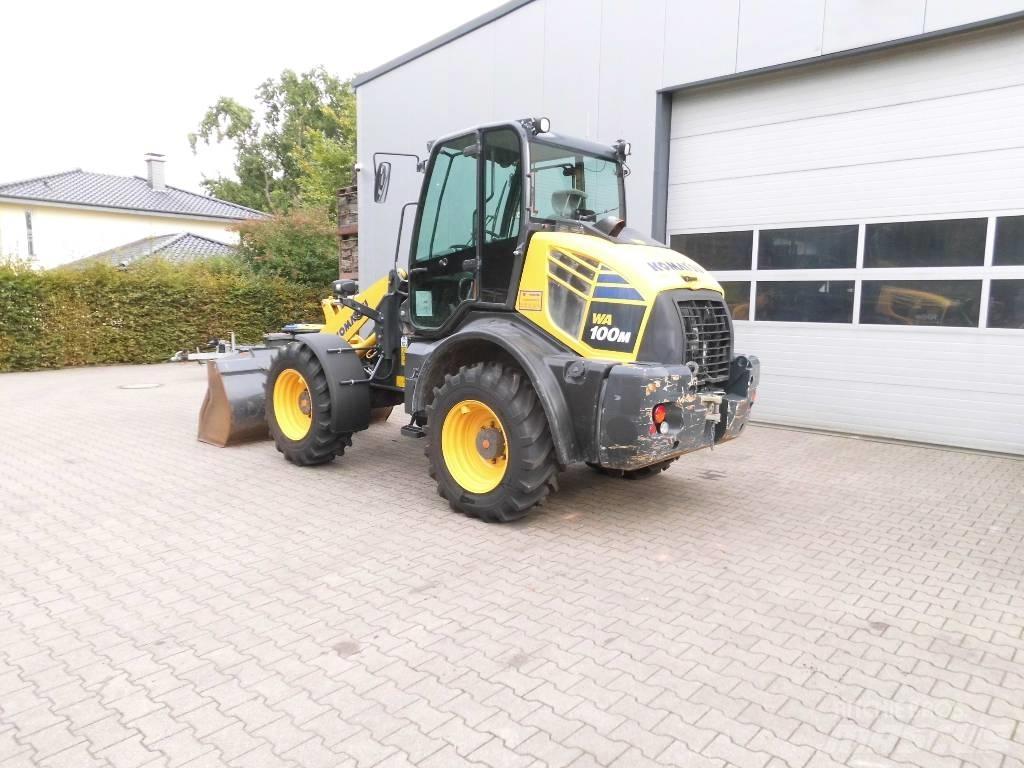 Komatsu WA 100 M-8 Gumikerekes homlokrakodók