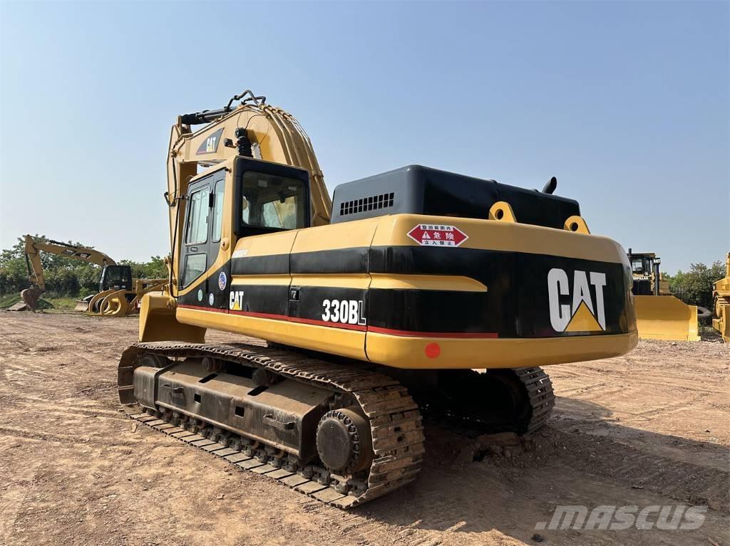 CAT 330 B Lánctalpas kotrók