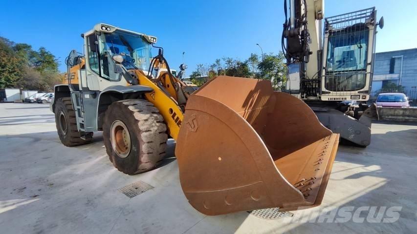 Liebherr L 556 Gumikerekes homlokrakodók