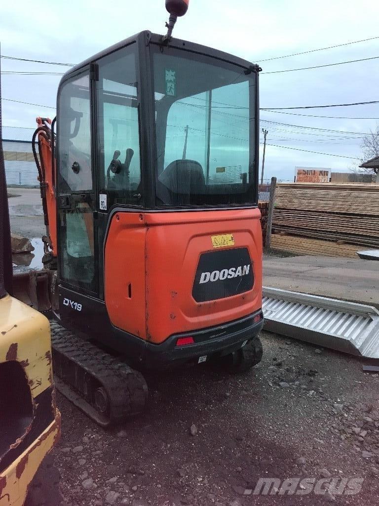 Doosan DX 19 Mini kotrók < 7t