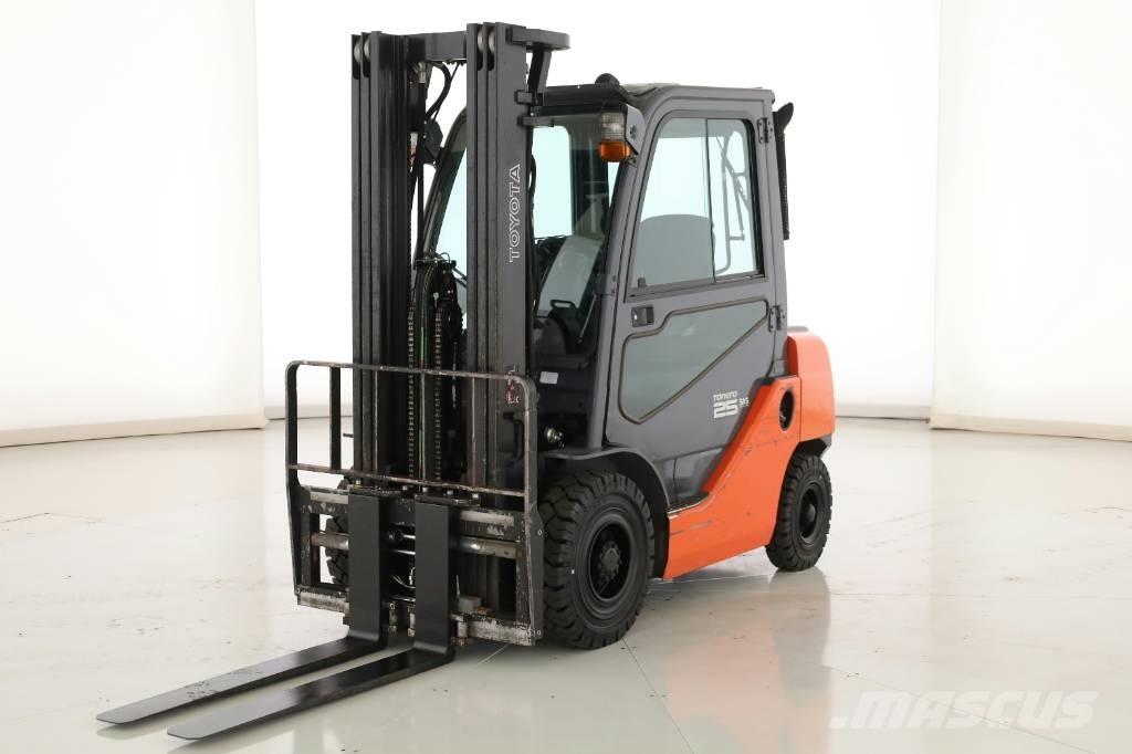 Toyota 02-8 FDF 25 Dízel targoncák
