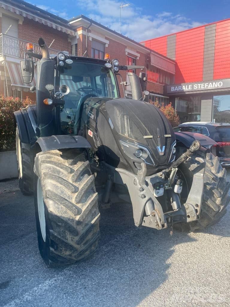 Valtra T 144 Traktorok