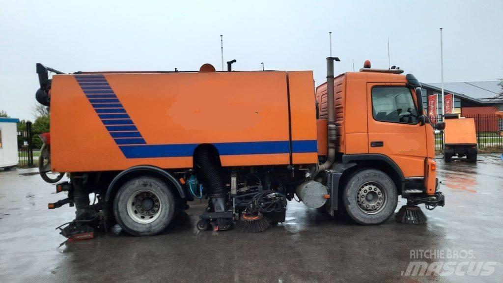 Volvo FM9 + Beam CX800 Utcaseprő teherautók