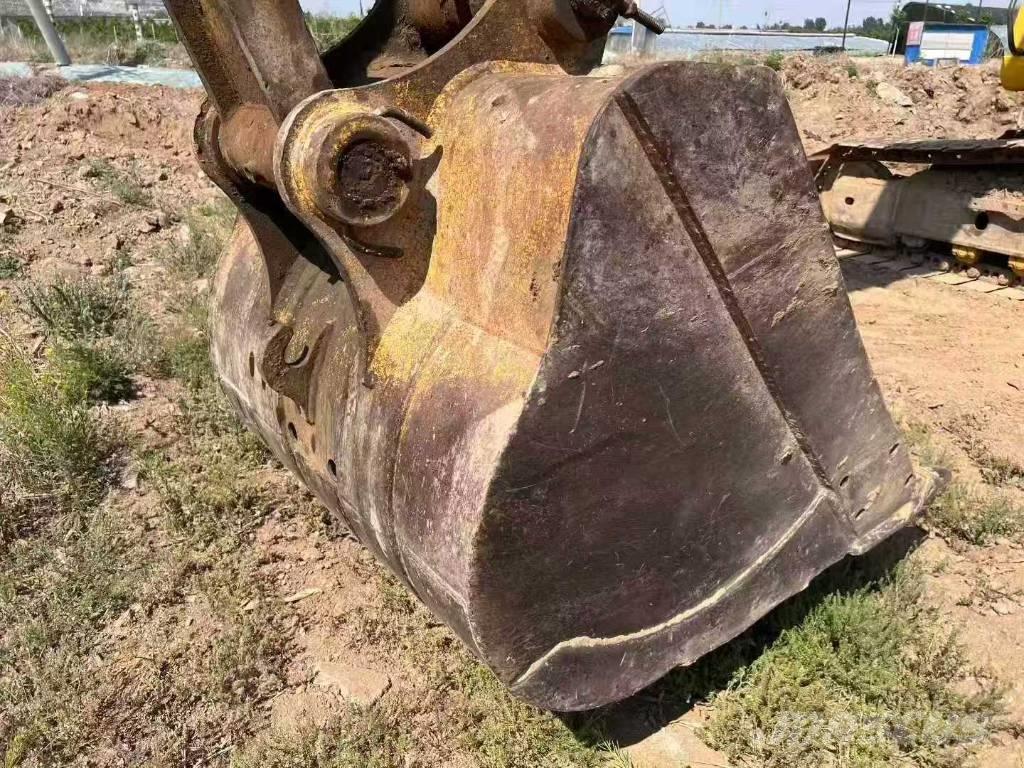 Komatsu PC 220-8MO Lánctalpas kotrók