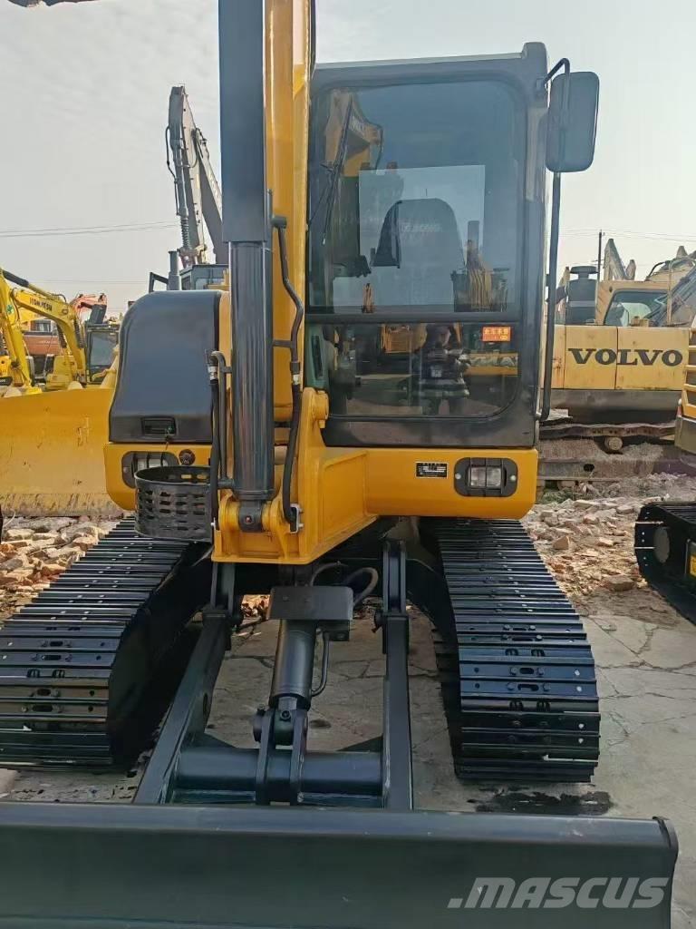 XCMG 60 Lánctalpas kotrók