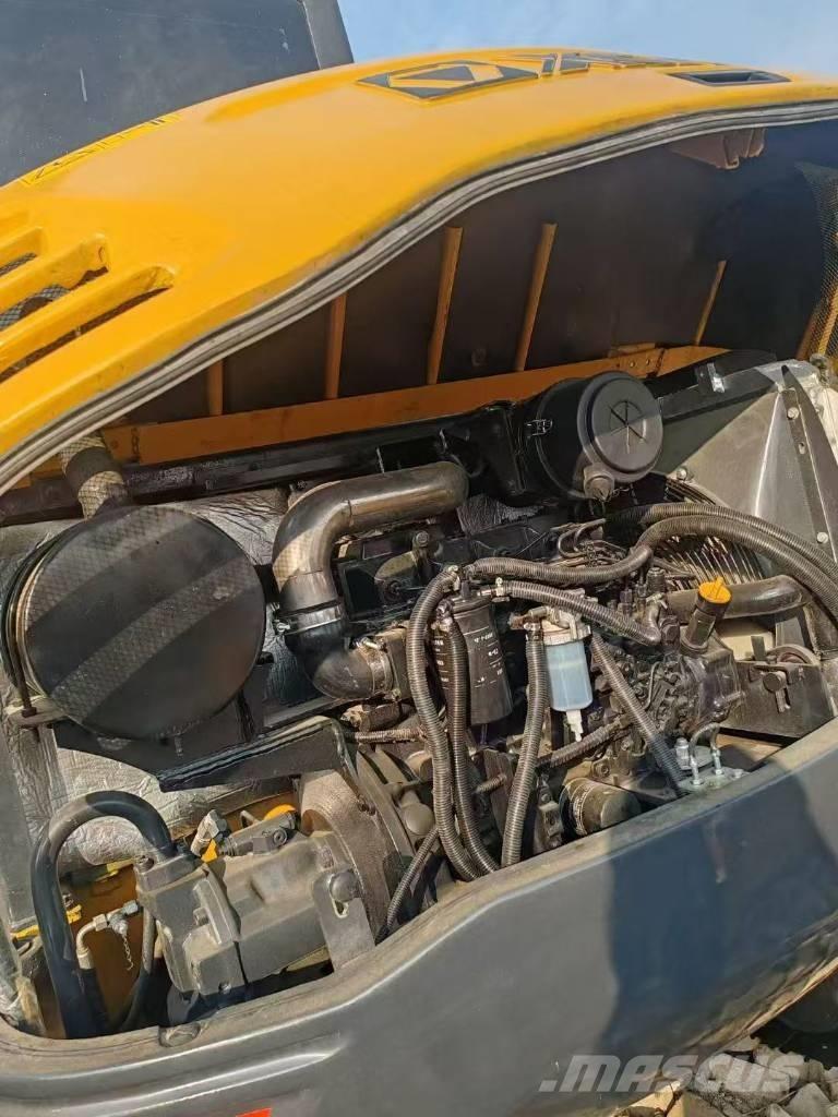 XCMG 60 Lánctalpas kotrók