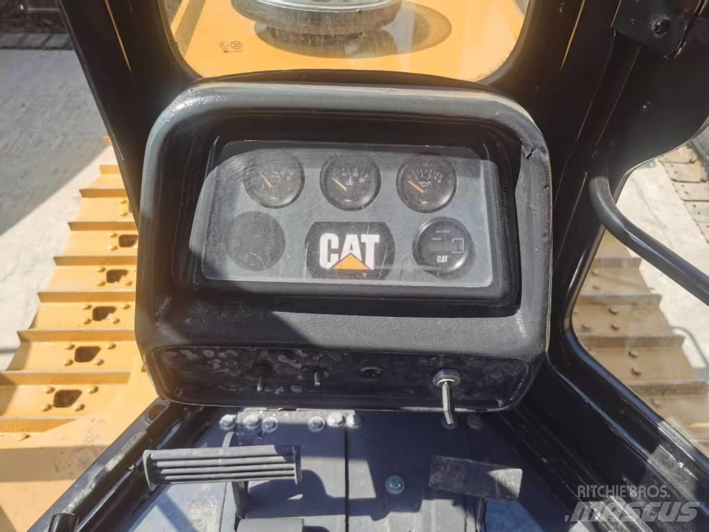 CAT D 5 K lánctalpas dózerek