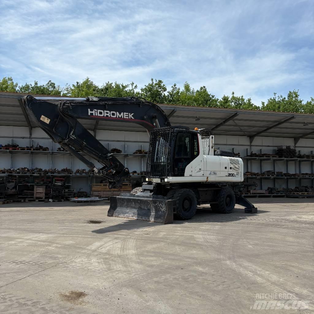 Hidromek HMK 200 W Gumikerekes kotrók