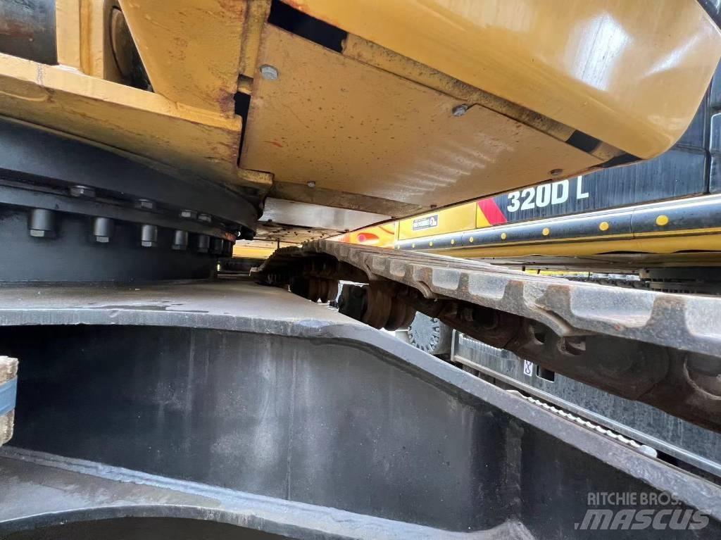 CAT 325 C Lánctalpas kotrók