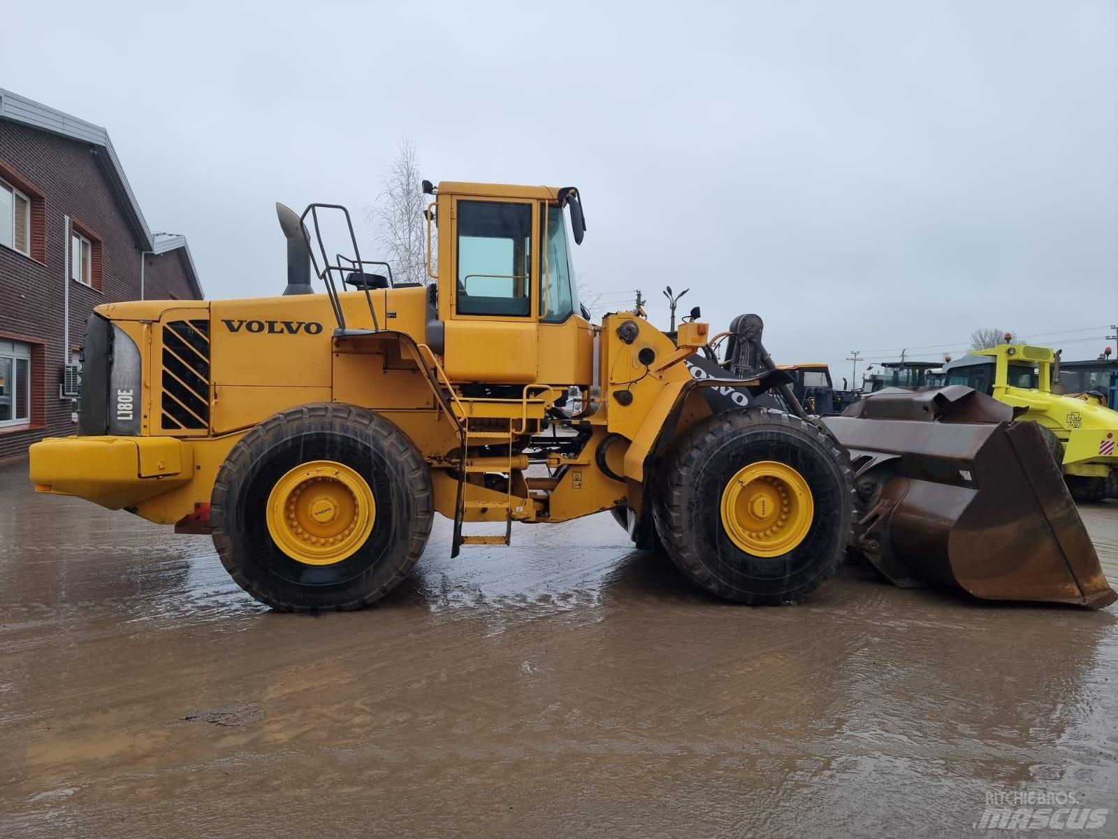 Volvo L180 E Gumikerekes homlokrakodók