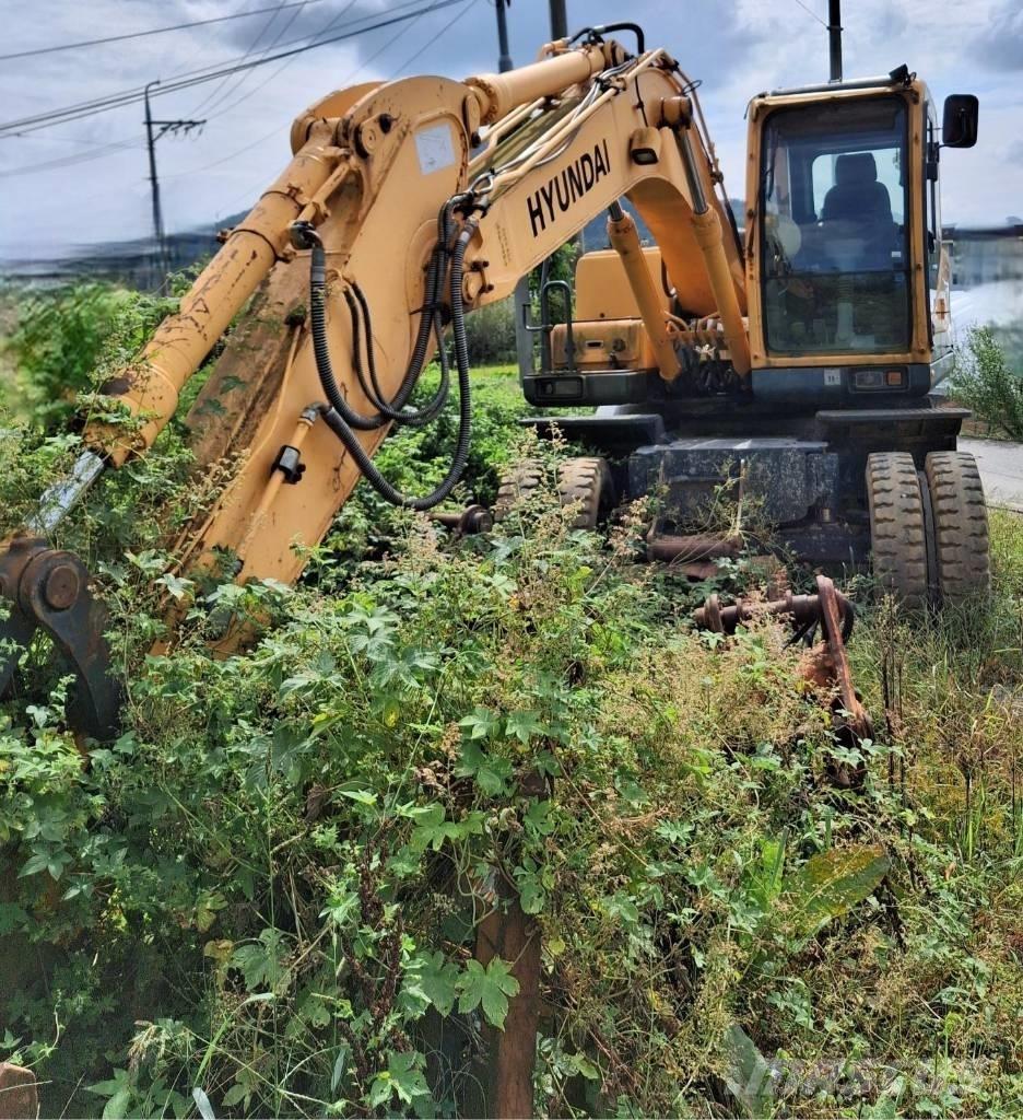 Hyundai Robex 140 W Gumikerekes kotrók