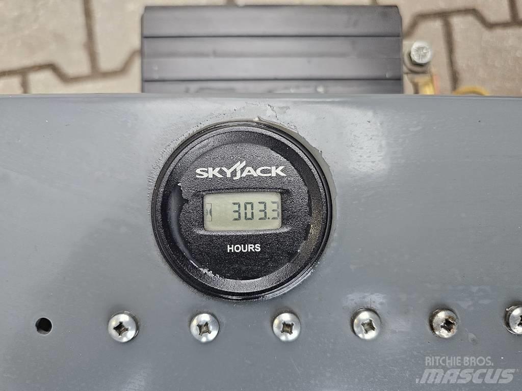 SkyJack SJ III4632 Ollós emelők