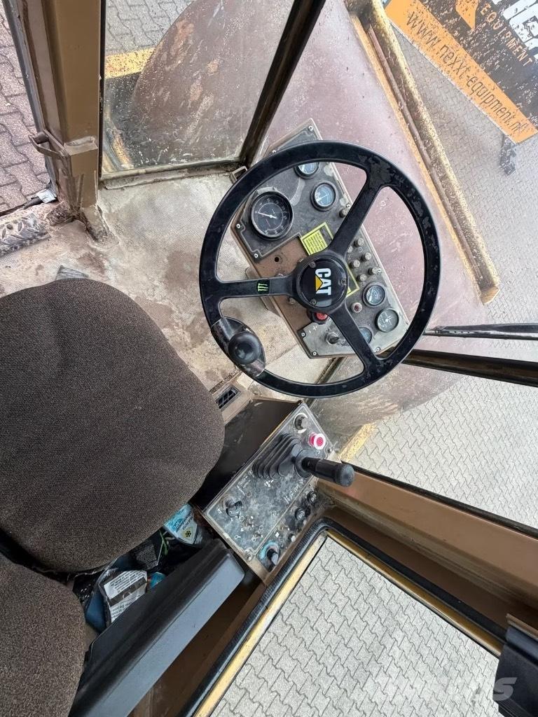 CAT CS 563 AW Egydobos hengerek