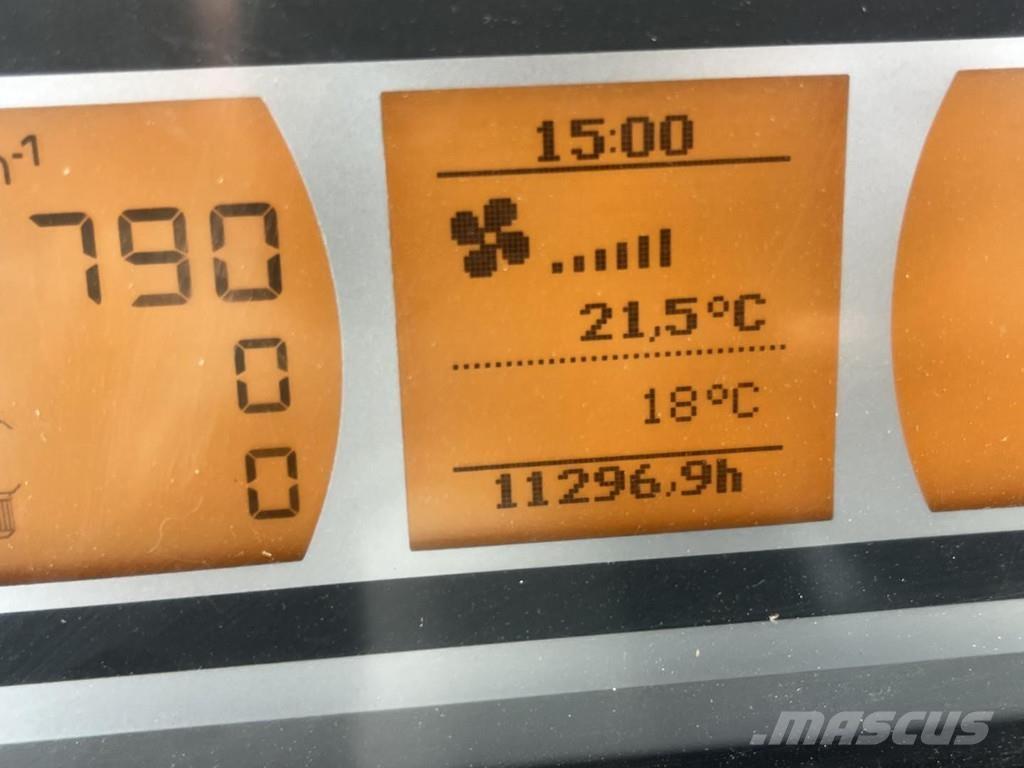 Fendt 828 VARIO Traktorok