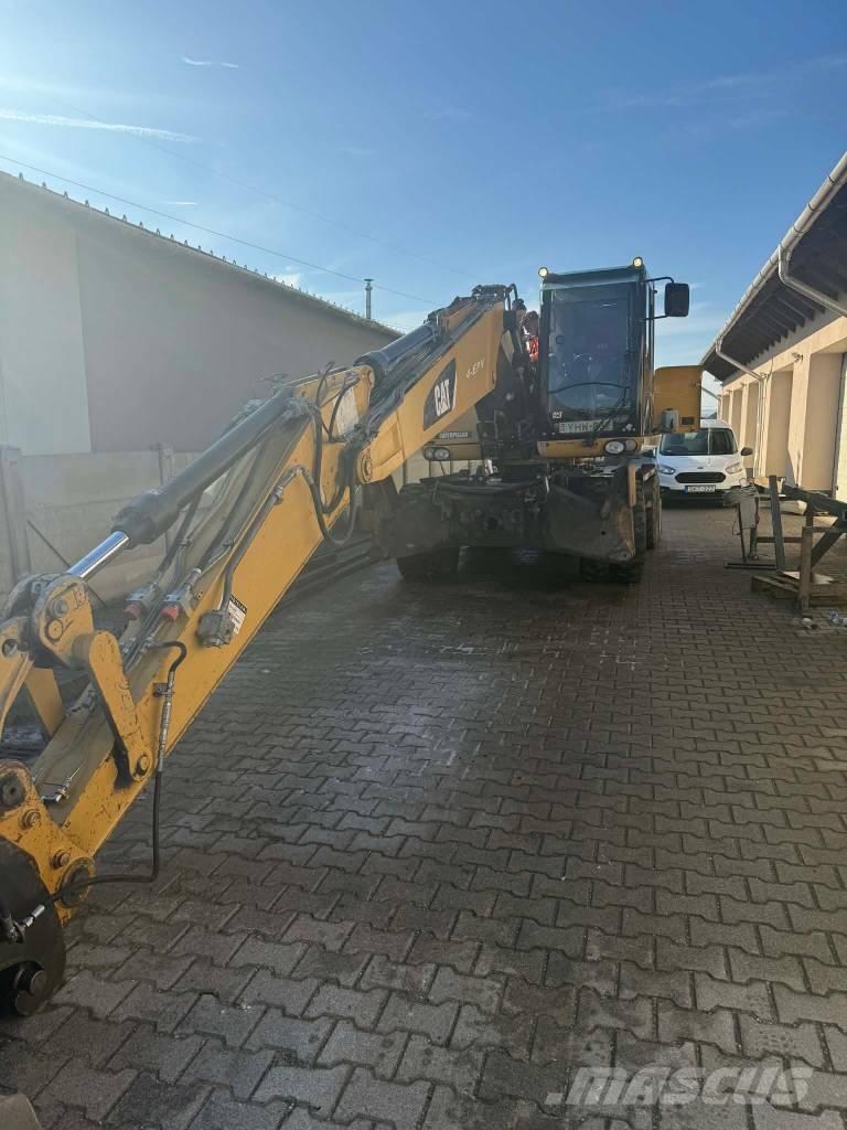 CAT M 315 D Gumikerekes kotrók