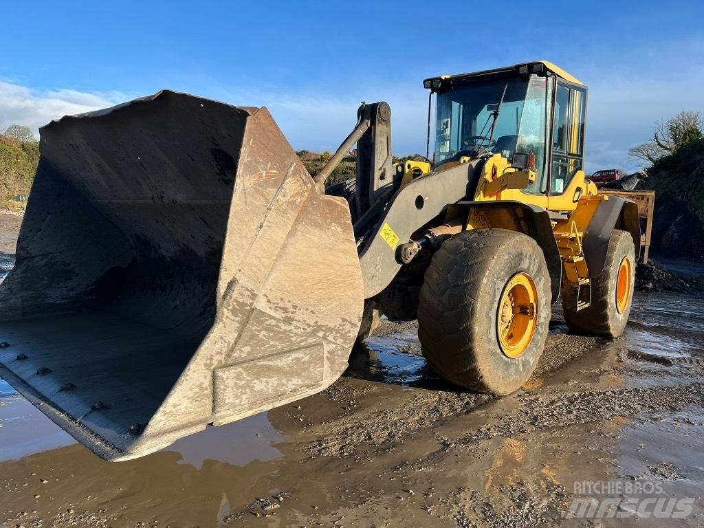 Volvo L 120 F Gumikerekes homlokrakodók