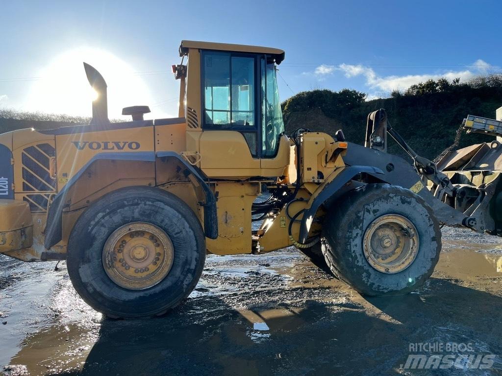 Volvo L 120 F Gumikerekes homlokrakodók