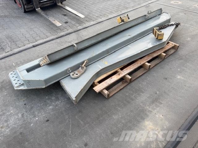 CAT 740 TAILGATE Csuklósdömperek