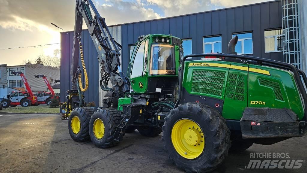 John Deere 1270 G Betakarítók