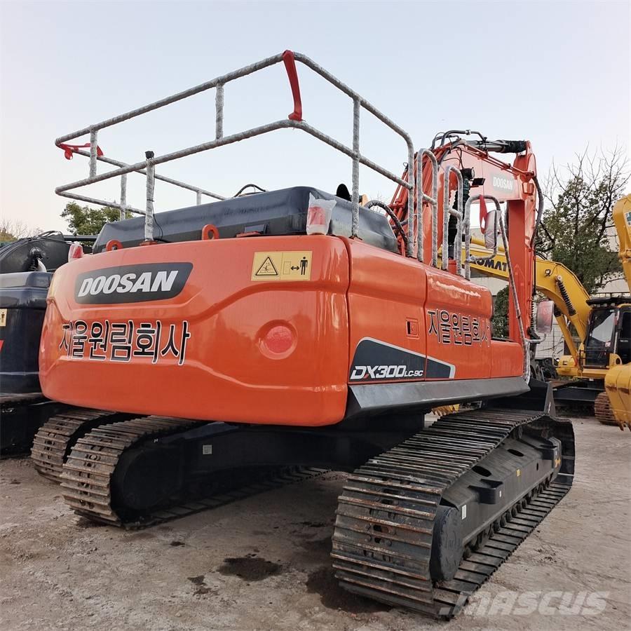 Doosan DX 300 LC Hosszú gém kotrók
