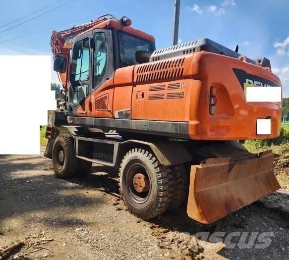 Doosan DX 210 W Gumikerekes kotrók