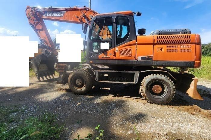 Doosan DX 210 W Gumikerekes kotrók