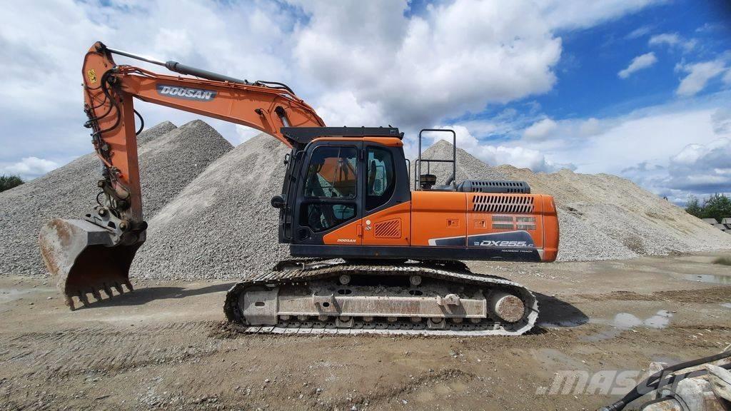 Doosan DX 255 LC-5 Lánctalpas kotrók