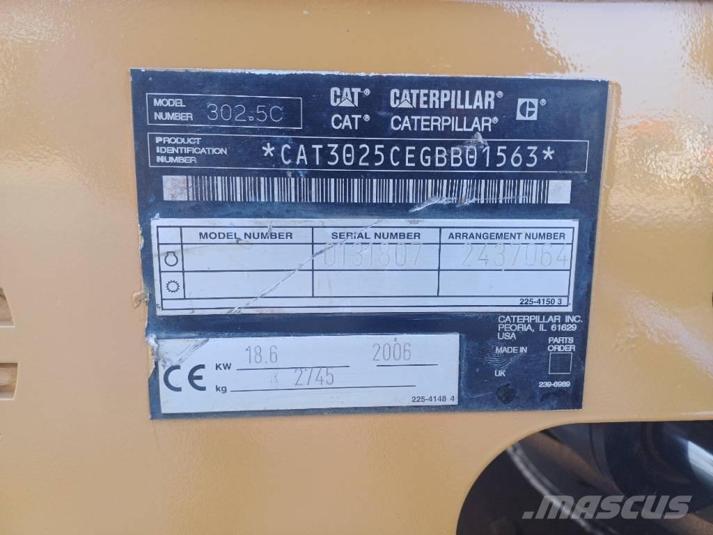 CAT 302.5 Mini kotrók < 7t
