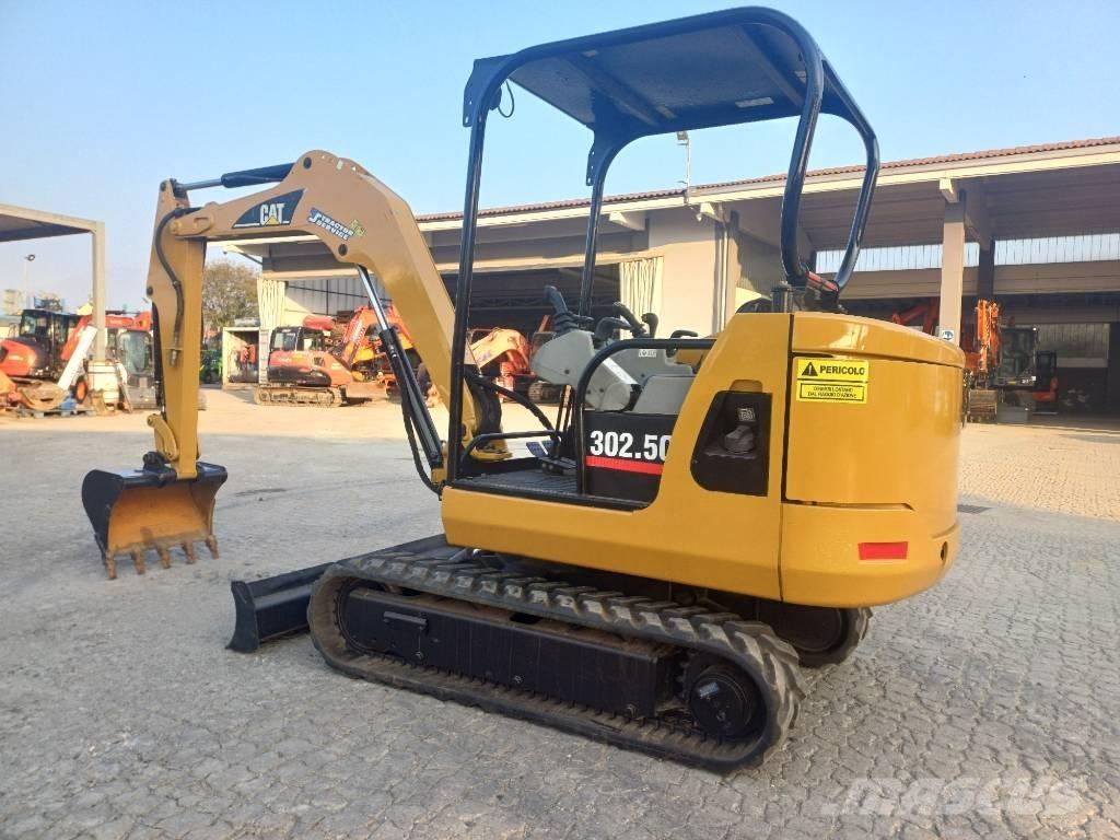 CAT 302.5 Mini kotrók < 7t