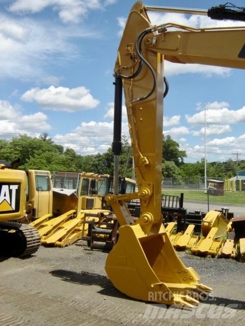 CAT 320 Lánctalpas kotrók