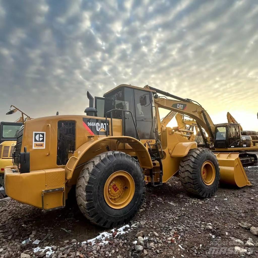 CAT 966 H Gumikerekes homlokrakodók