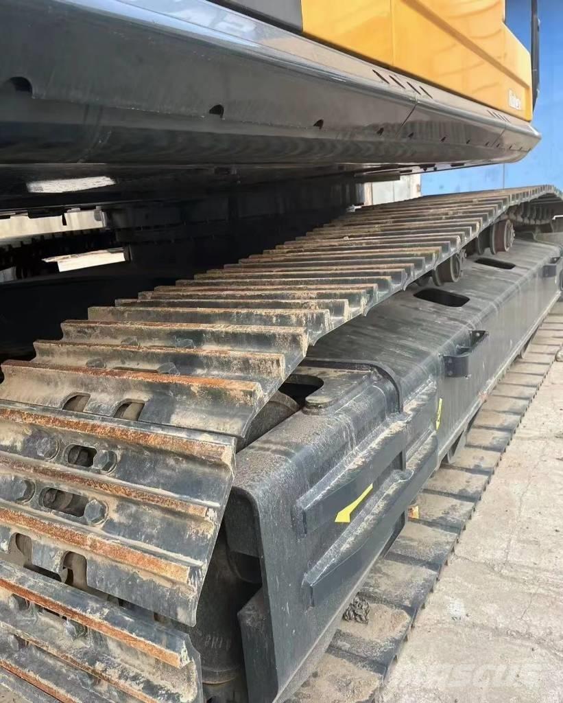 Hyundai 305LC Lánctalpas kotrók