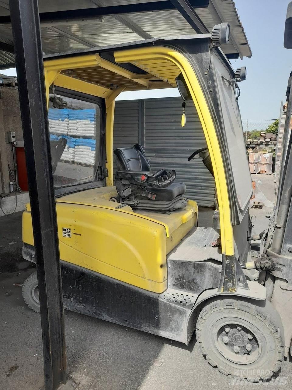 Hyster J2.5XN Elektromos targoncák