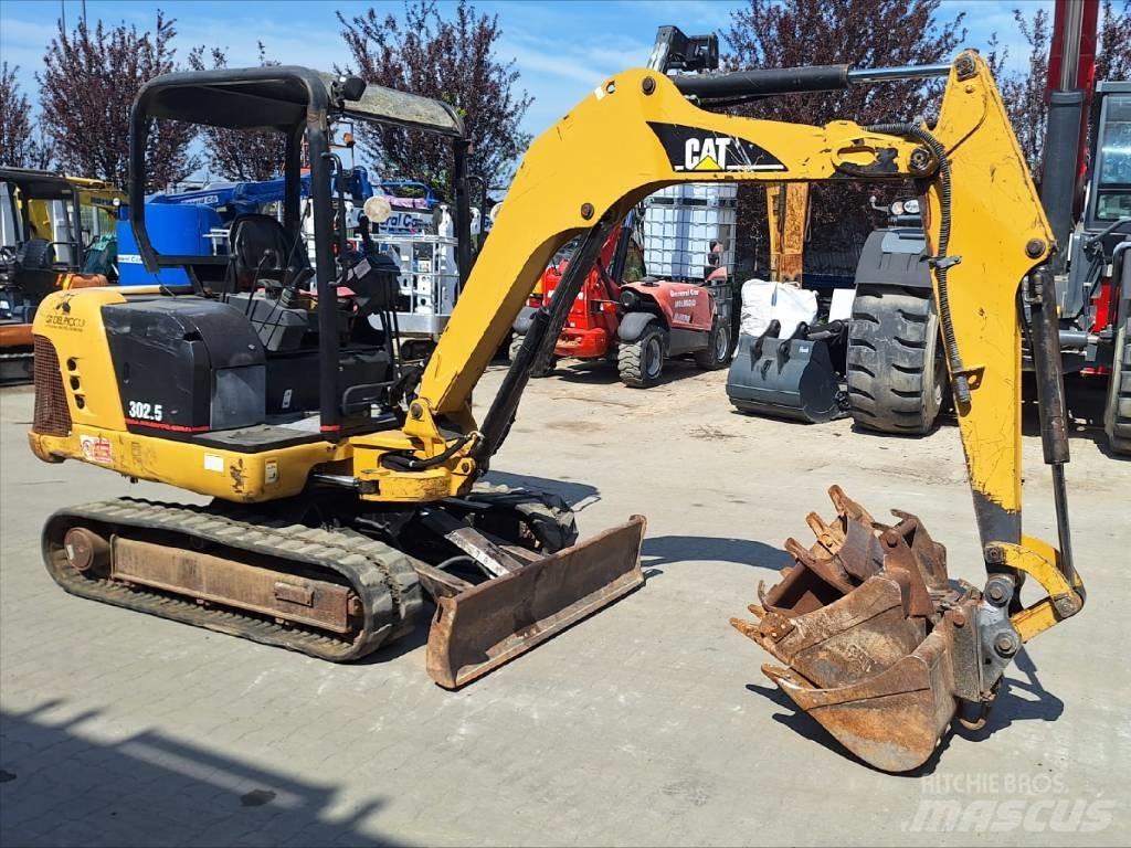 CAT 302.5 Mini kotrók < 7t